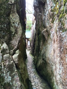 夫婦岩 通り抜け